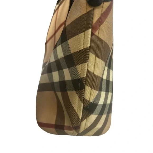 Classic Novacheck Burberry Tote - Picture 5 of 9